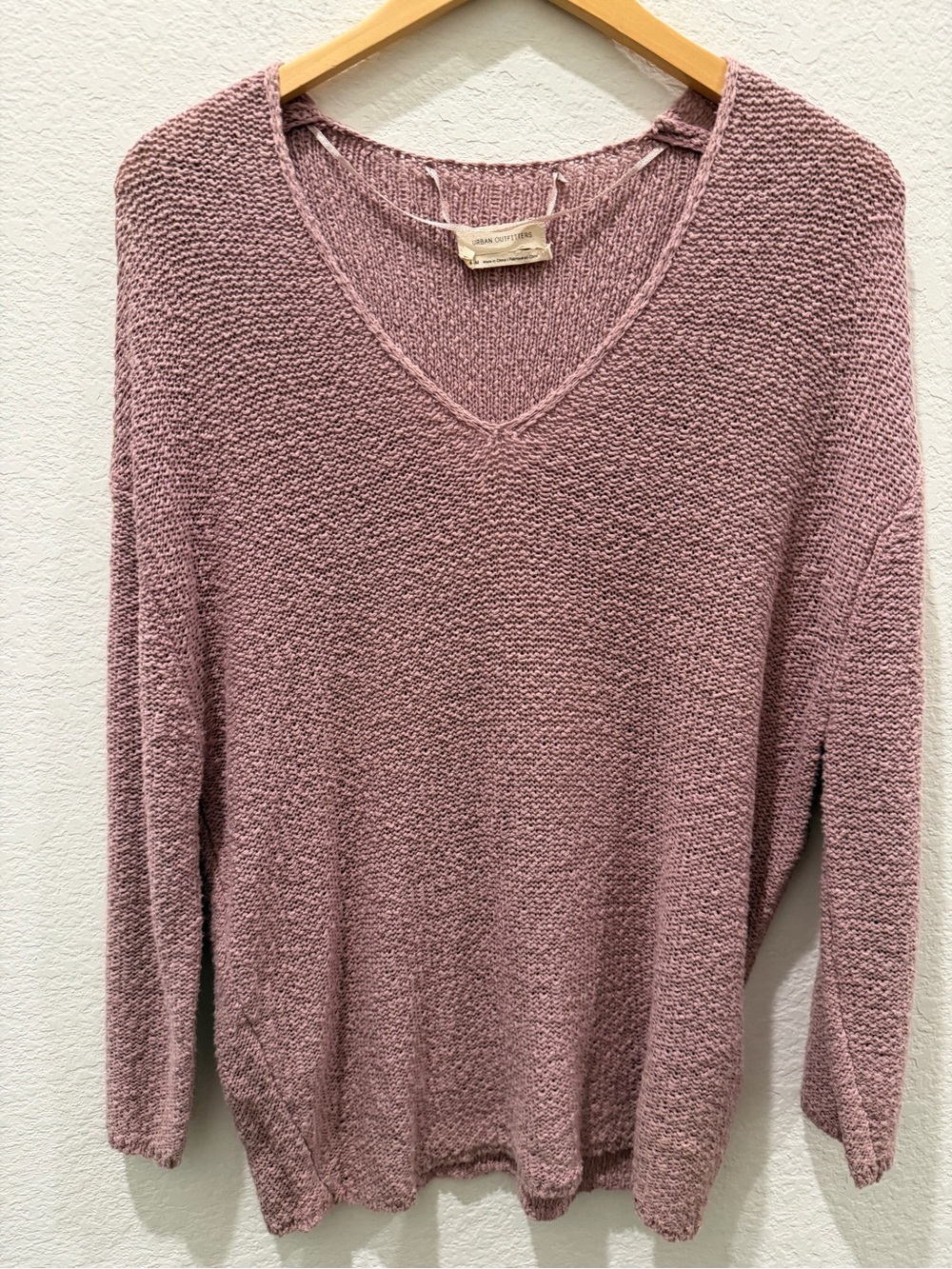 Urban Outfitters Mauve Purple V-Neck Oversized Knit Sweater Medium‎